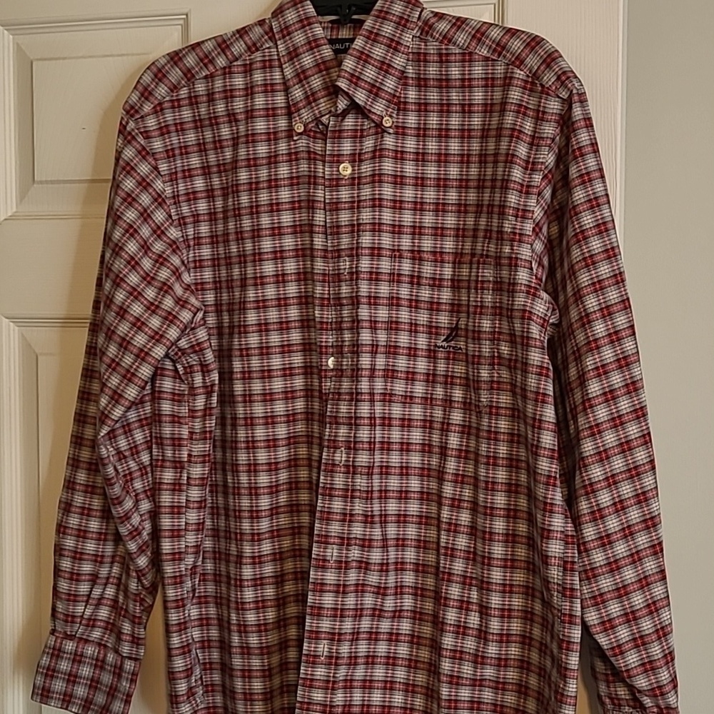 Nautica men's plaid long-sleeved button-up shirt size Medium